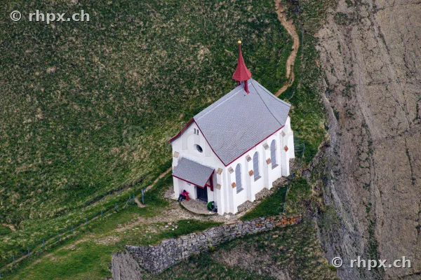Luftaufnahme der Kapelle am Berg Pilatus bei Luzern