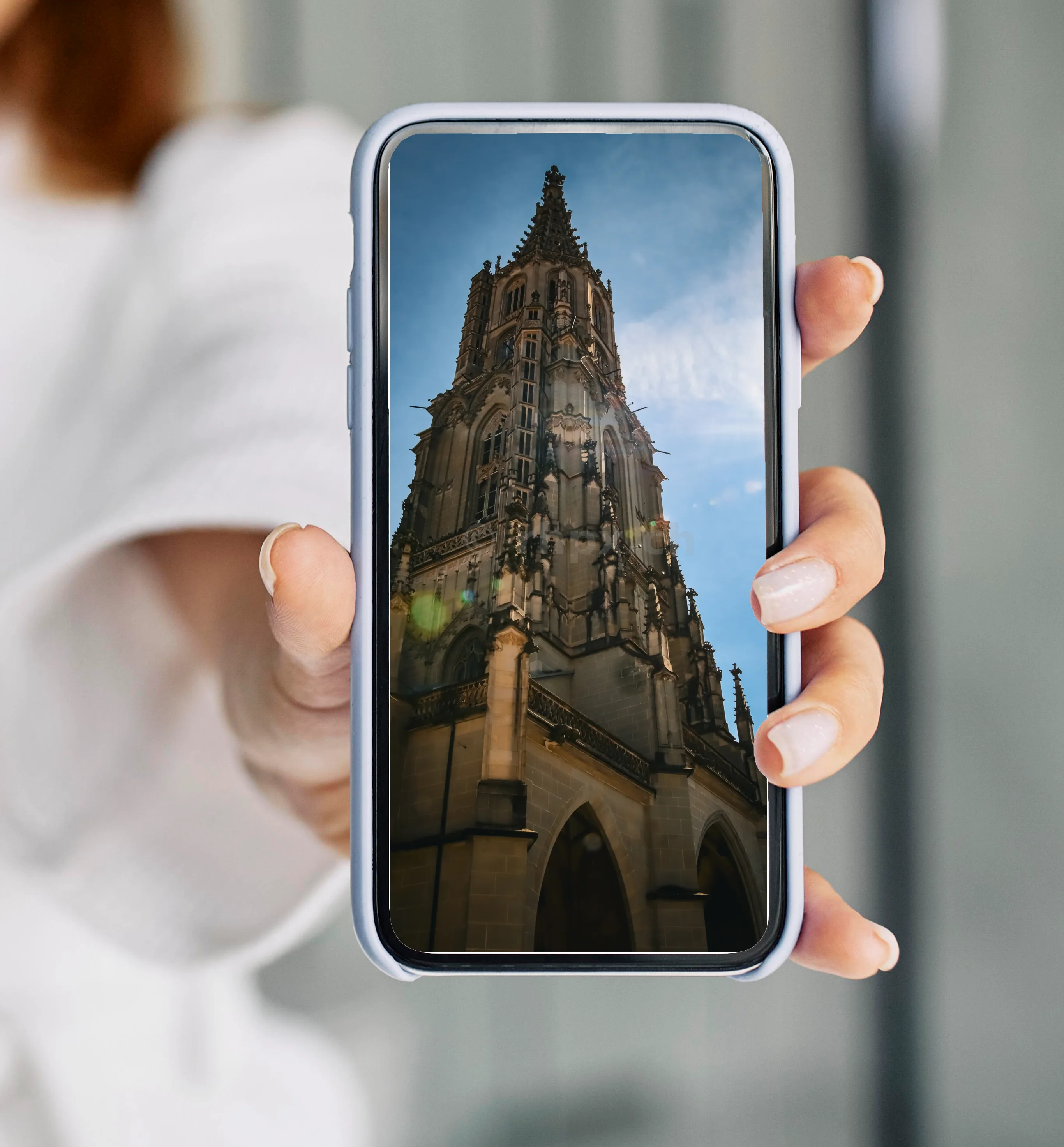 Berner Münster im warmen Sonnenlicht