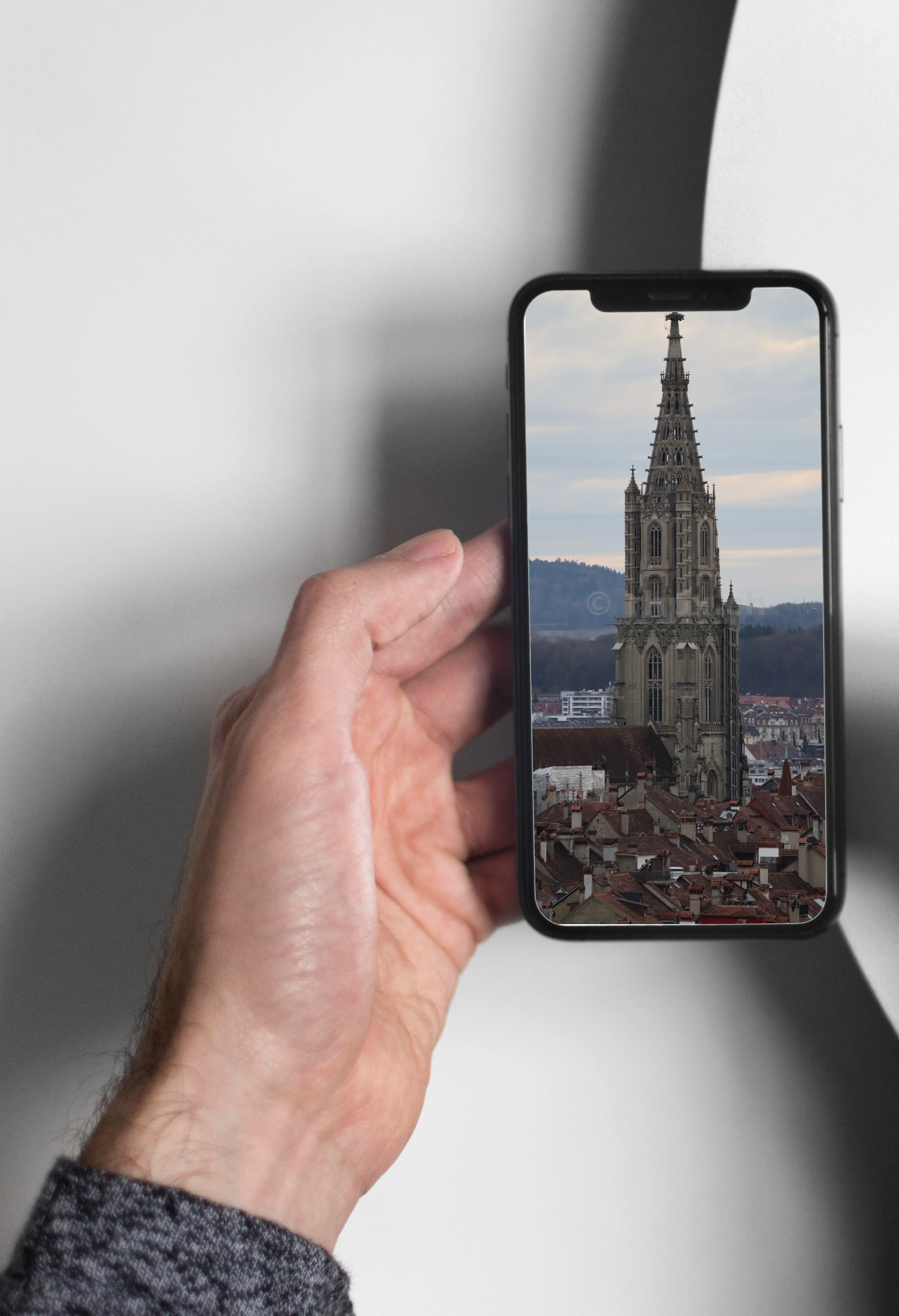 Der Berner Münster Turm über den Dächern