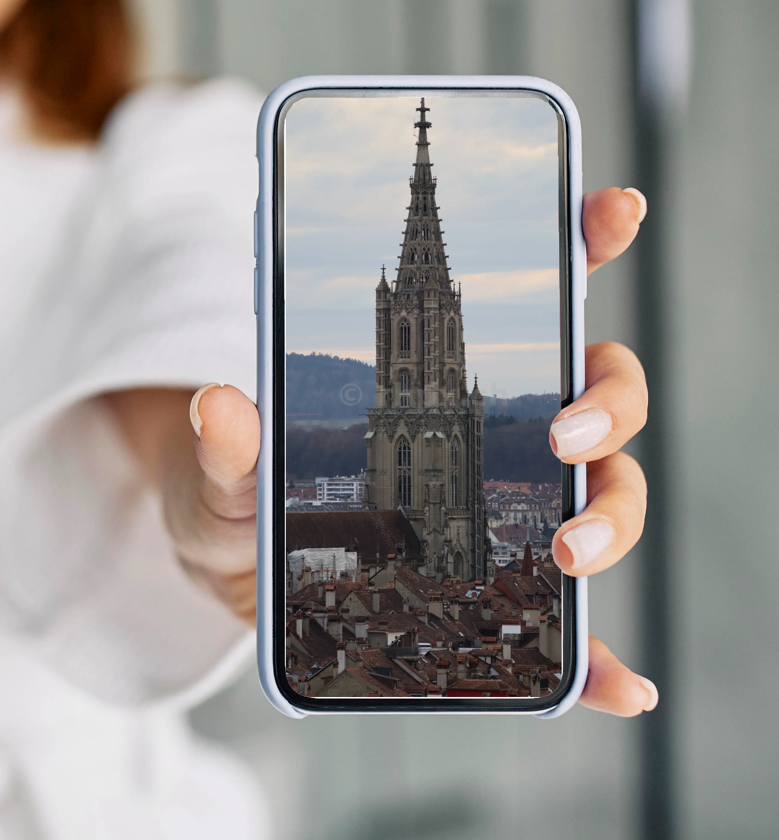 Der Berner Münster Turm über den Dächern