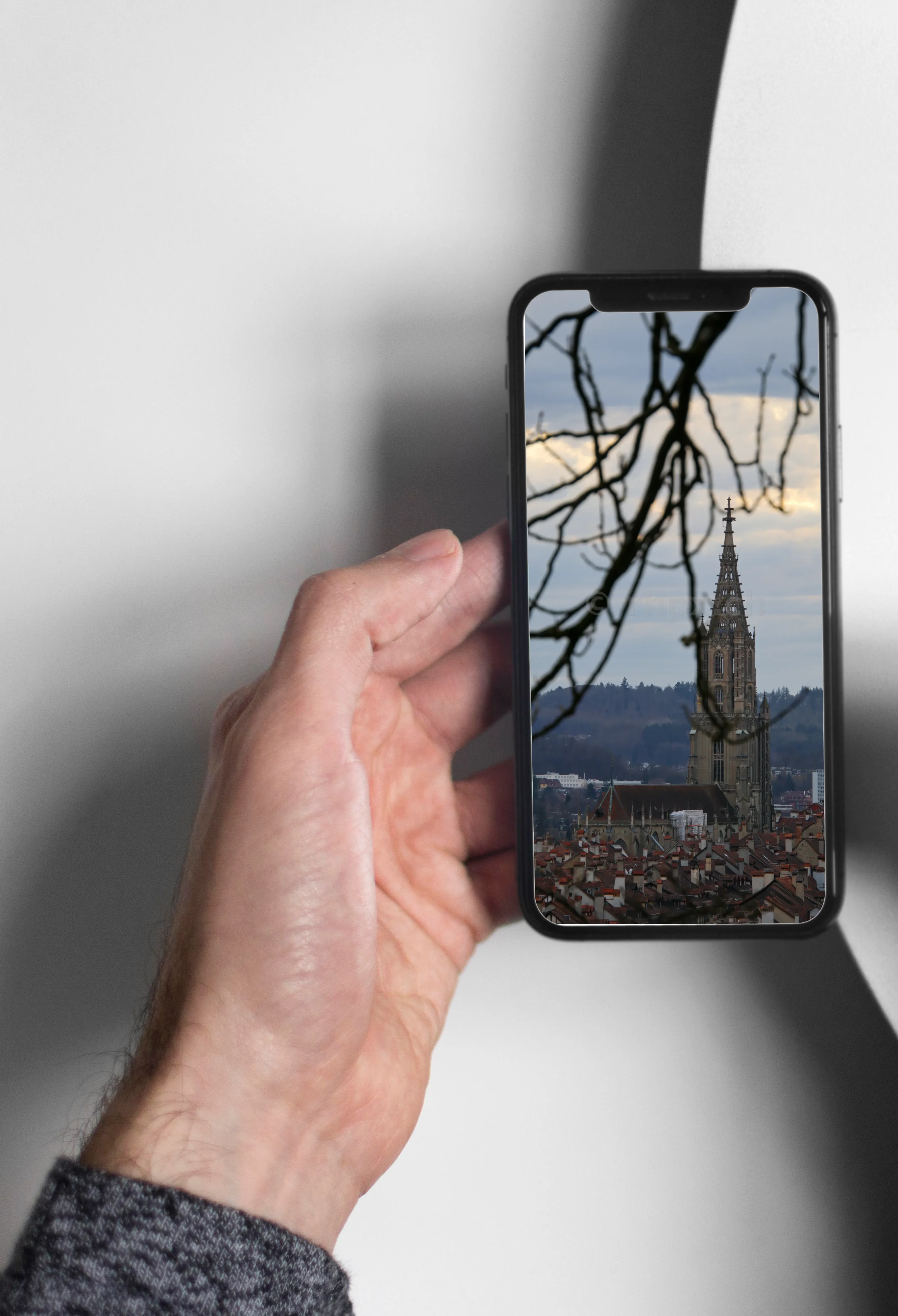 Berner Münster über den Dächern der Altstadt