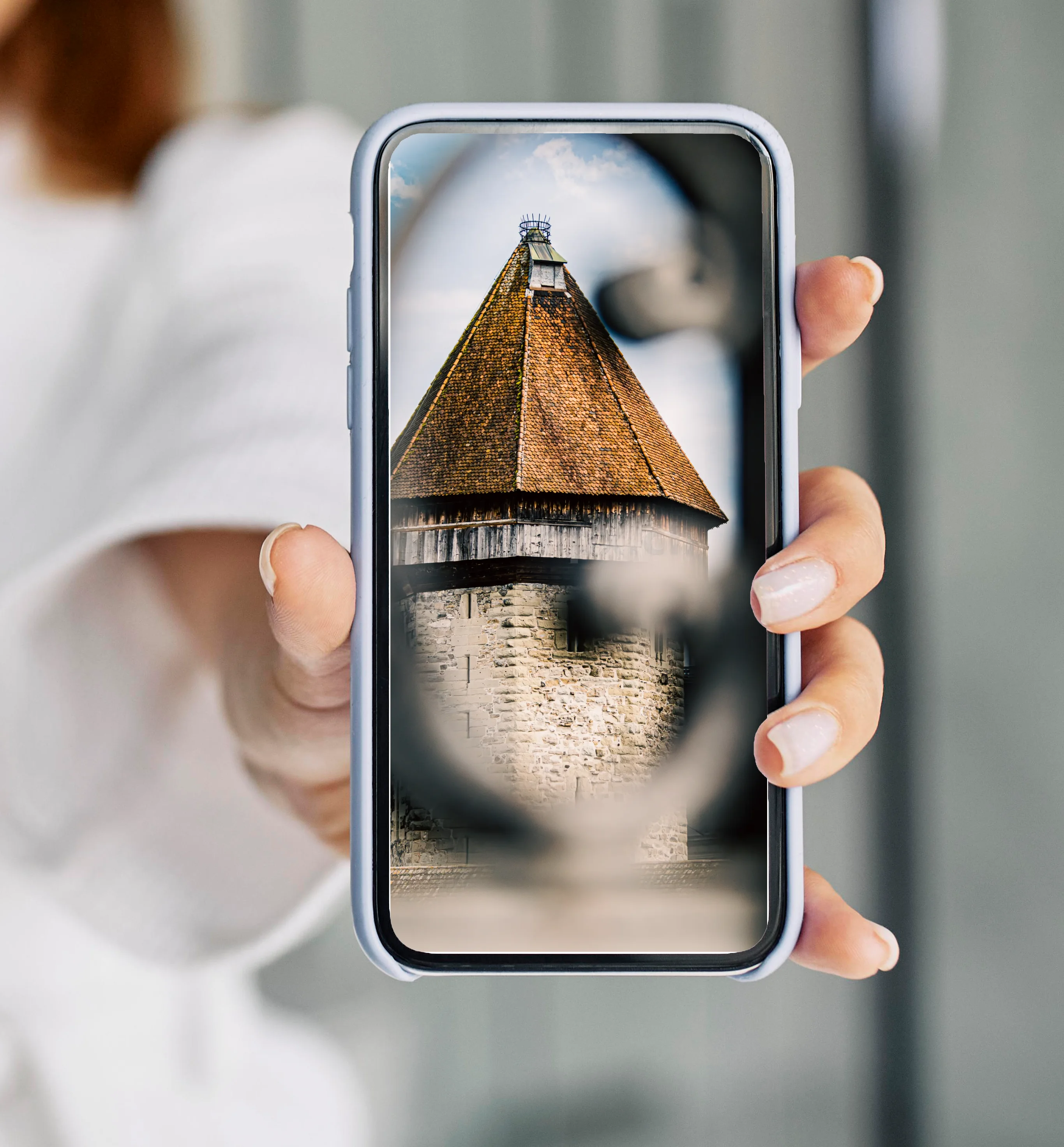 Wasserturm in Luzern durch Gitterrahmen