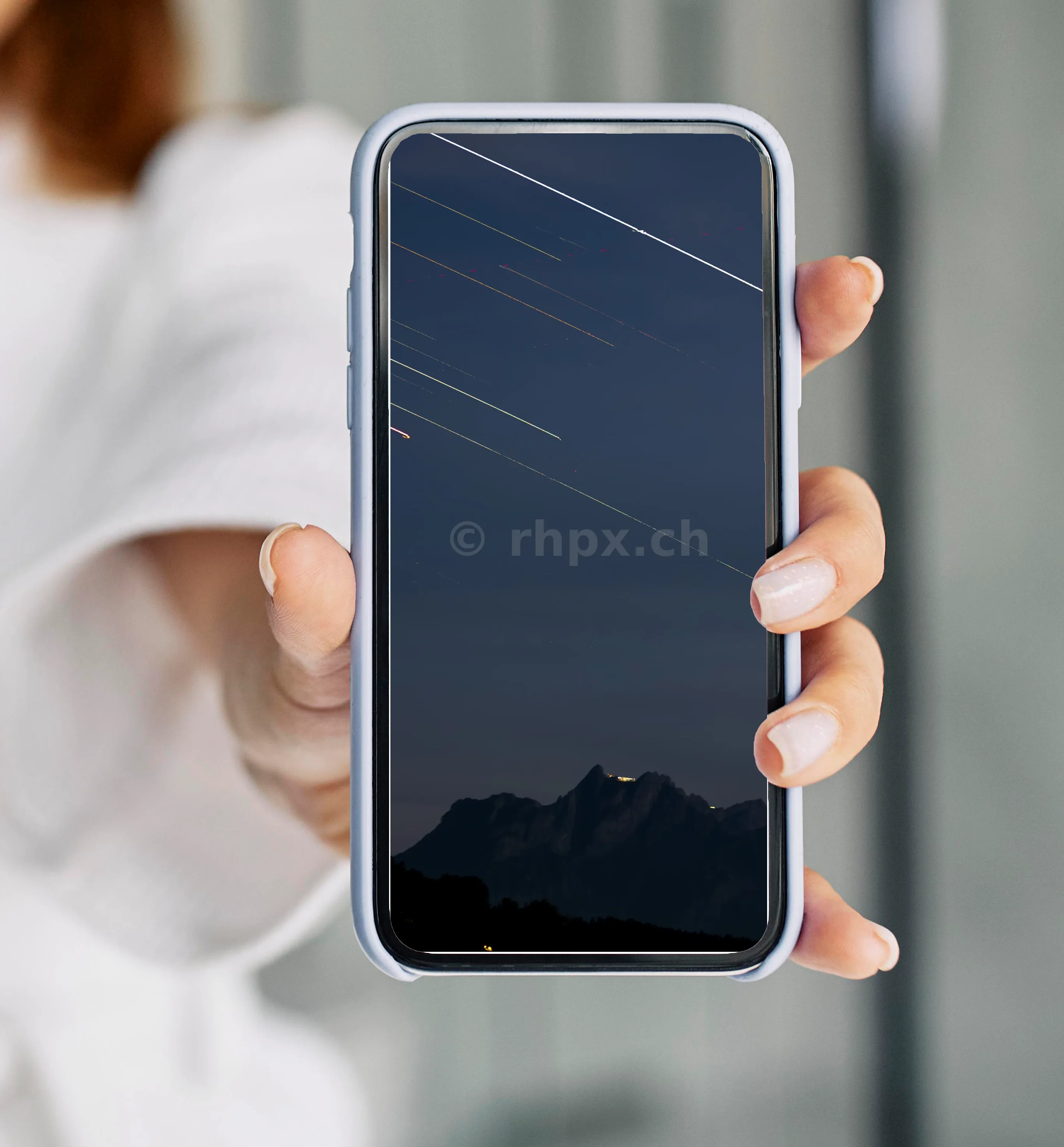 Leuchtspuren über dem nächtlichen Pilatus